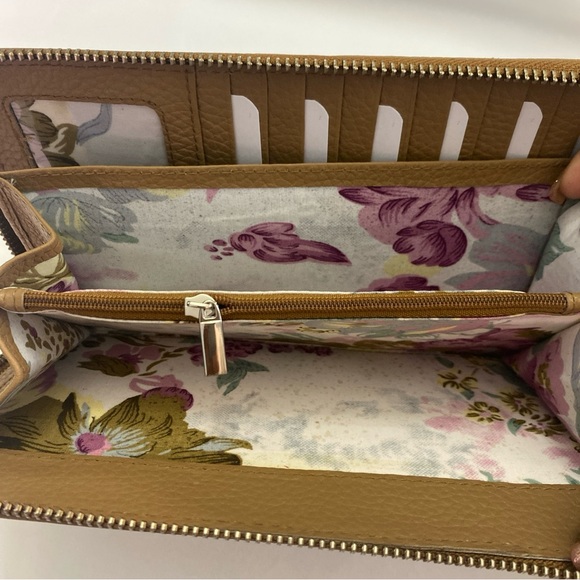 Estalon Womens Zip around Leather RFID Protection Wristlet Wallet Camel - Picture 3 of 9